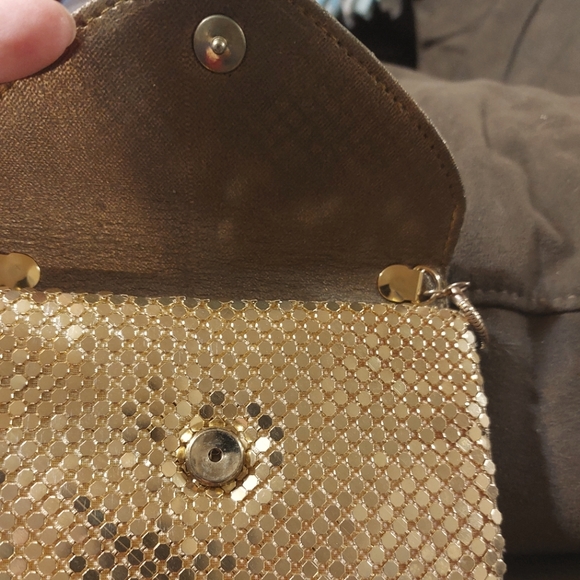 Gold Coin Mesh Vintage Clutch - Picture 5 of 9